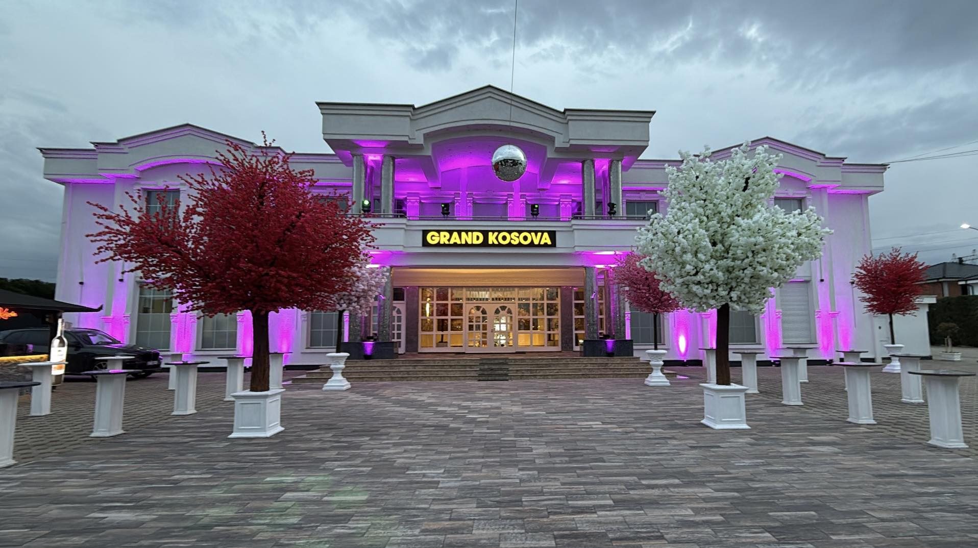Restaurant Grand Kosova — pamje e jashtme
